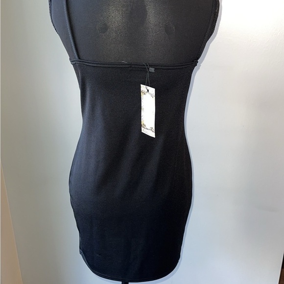 NWT Boohoo Dress - Picture 2 of 3
